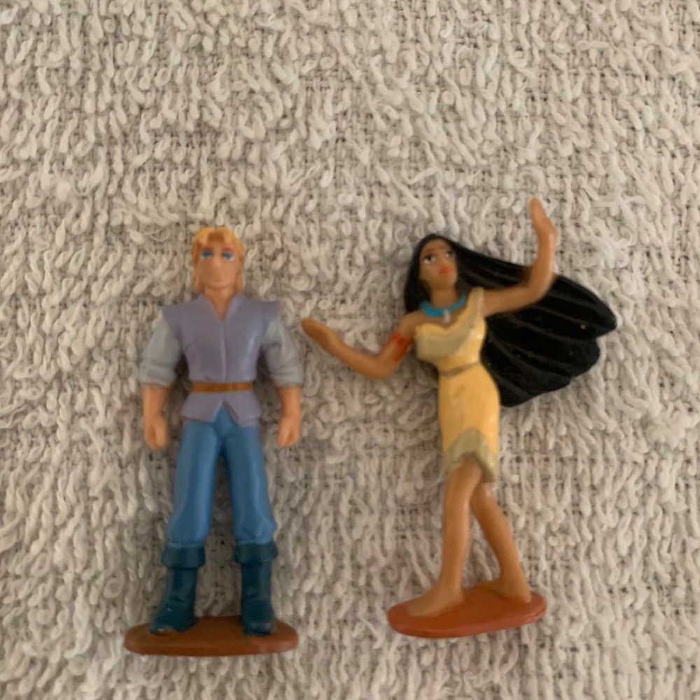 Vintage 90s Disney Pocahontas Mini Playset Polly Pocket Type - Picture 3 of 8